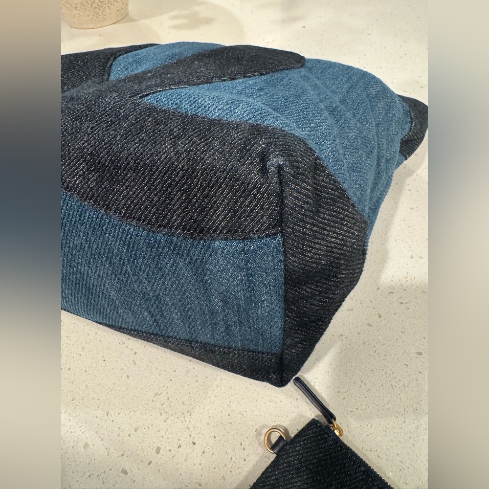 Chanel Bicolor Denim hobo tote bag - Picture 5 of 11